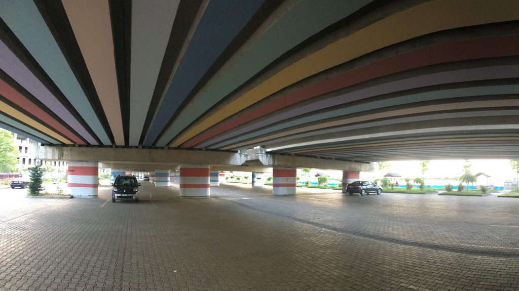 İlçe merkezindeki yoğun araç trafiğine alternatif çözüm; Sahil Otoparkı