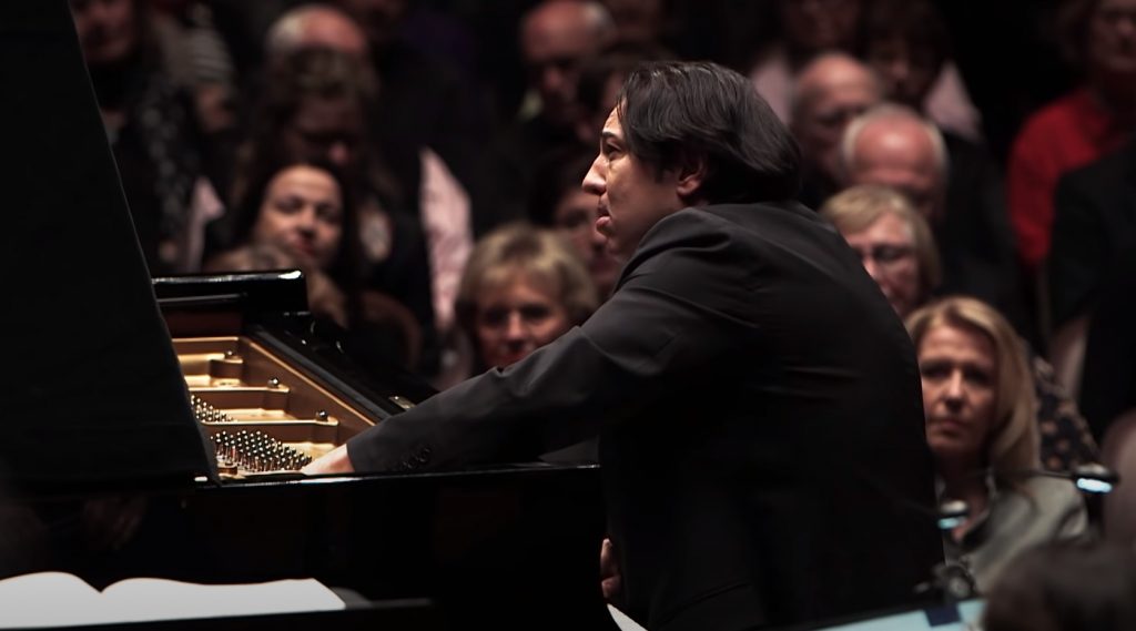 Aşık Veysel’in “Kara Toprak” eseri Almanları büyüledi… İşte ünlü piyanist Fazıl Say’ın o performansı…