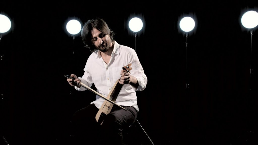 Kemençe ile Mozart’ın Türk Marşı’nı çaldı..